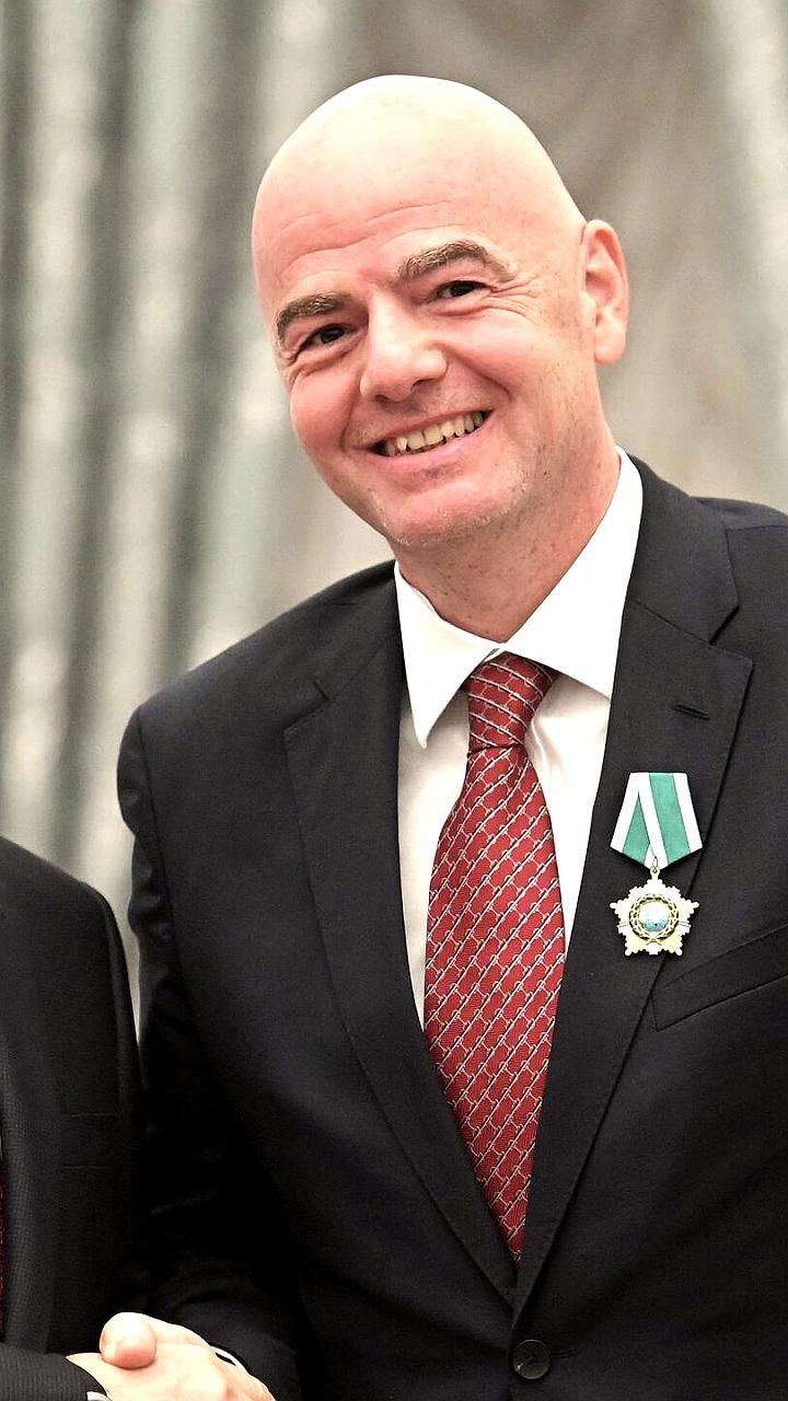 Президент FIFA поддерживает возвращение России в международный футбол