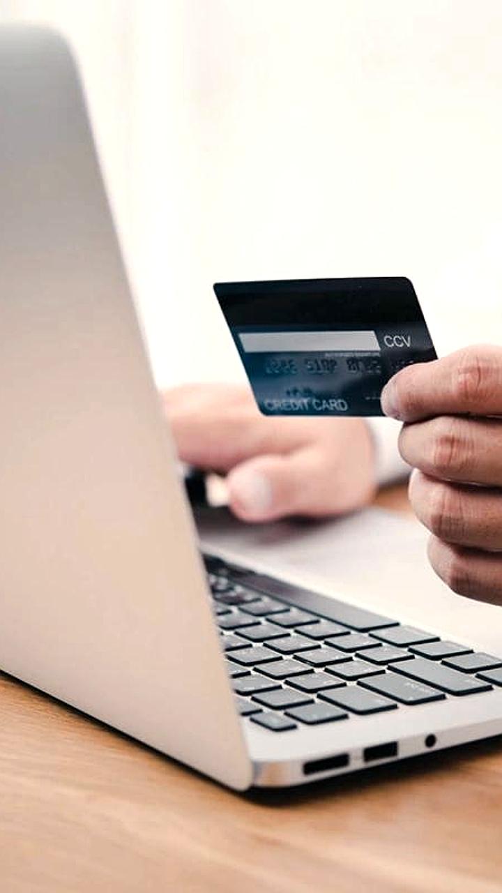 М Видео запускает онлайн-продажу автомобилей Lada и Москвич на своем маркетплейсе