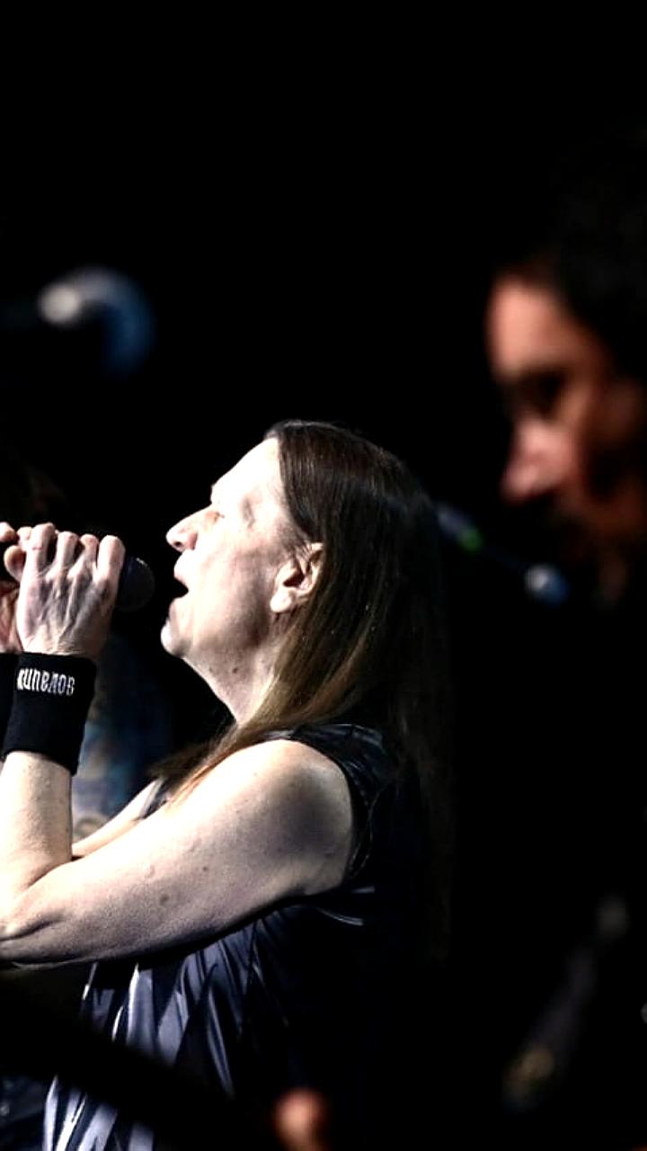 Концерт группы Кипелов в Белгороде продолжается несмотря на отключение света