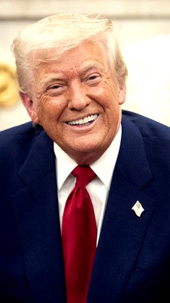 Трамп критикует журналистку CNN Кейтлин Коллинз за отсутствие улыбки