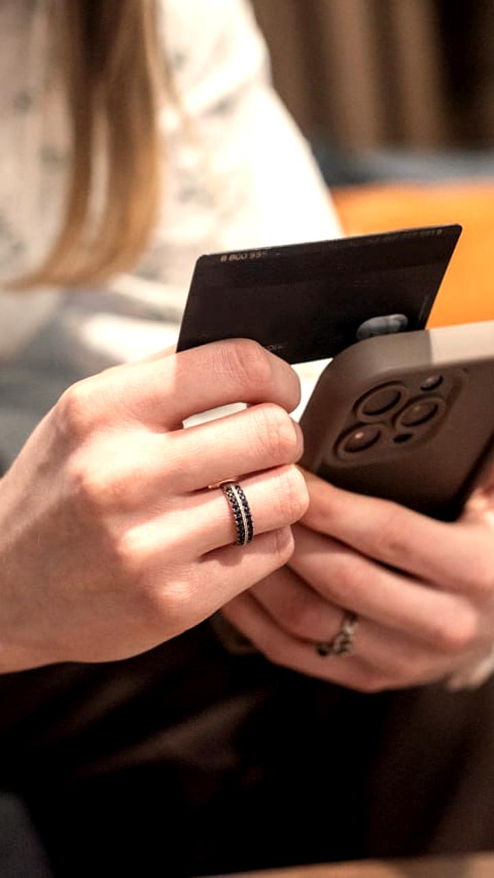 Мошенники предлагают списание долгов через фальшивые госпрограммы