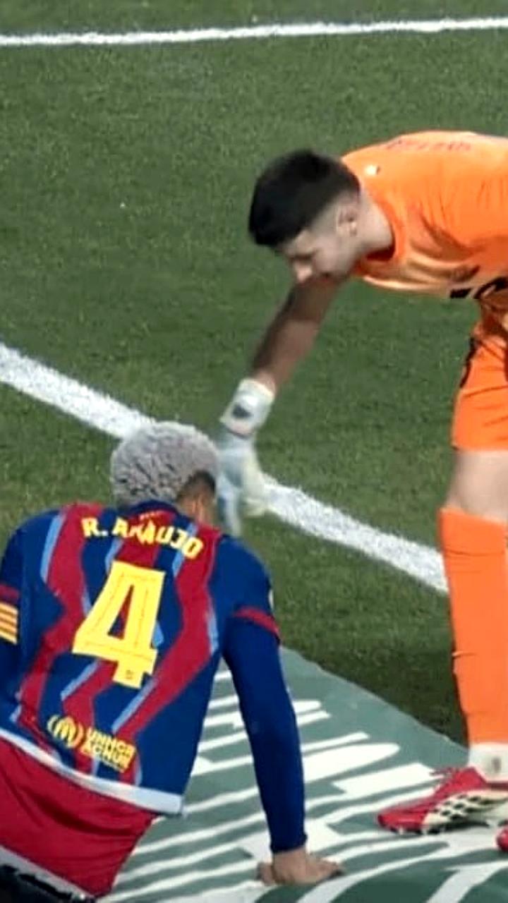 Барселона прошла в полуфинал Кубка Испании после необычного углового