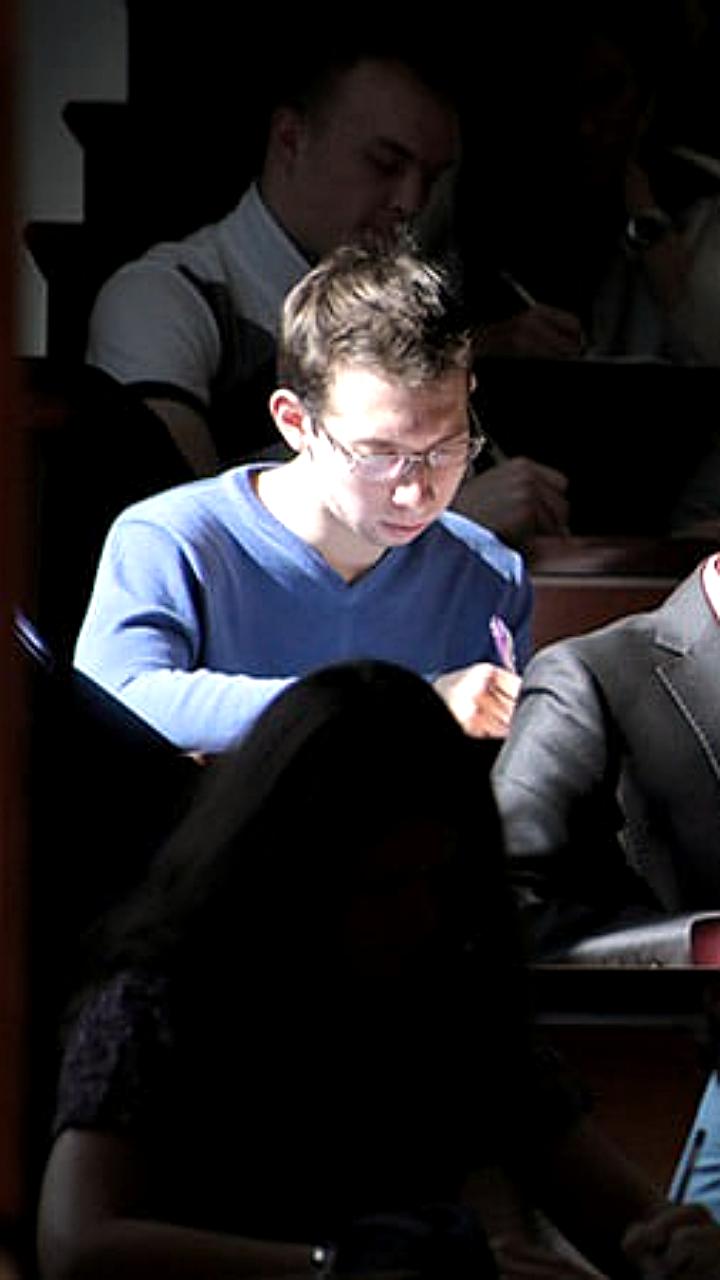 Минобрнауки сокращает 47 тысяч платных мест в вузах, затрагивая частные учебные заведения