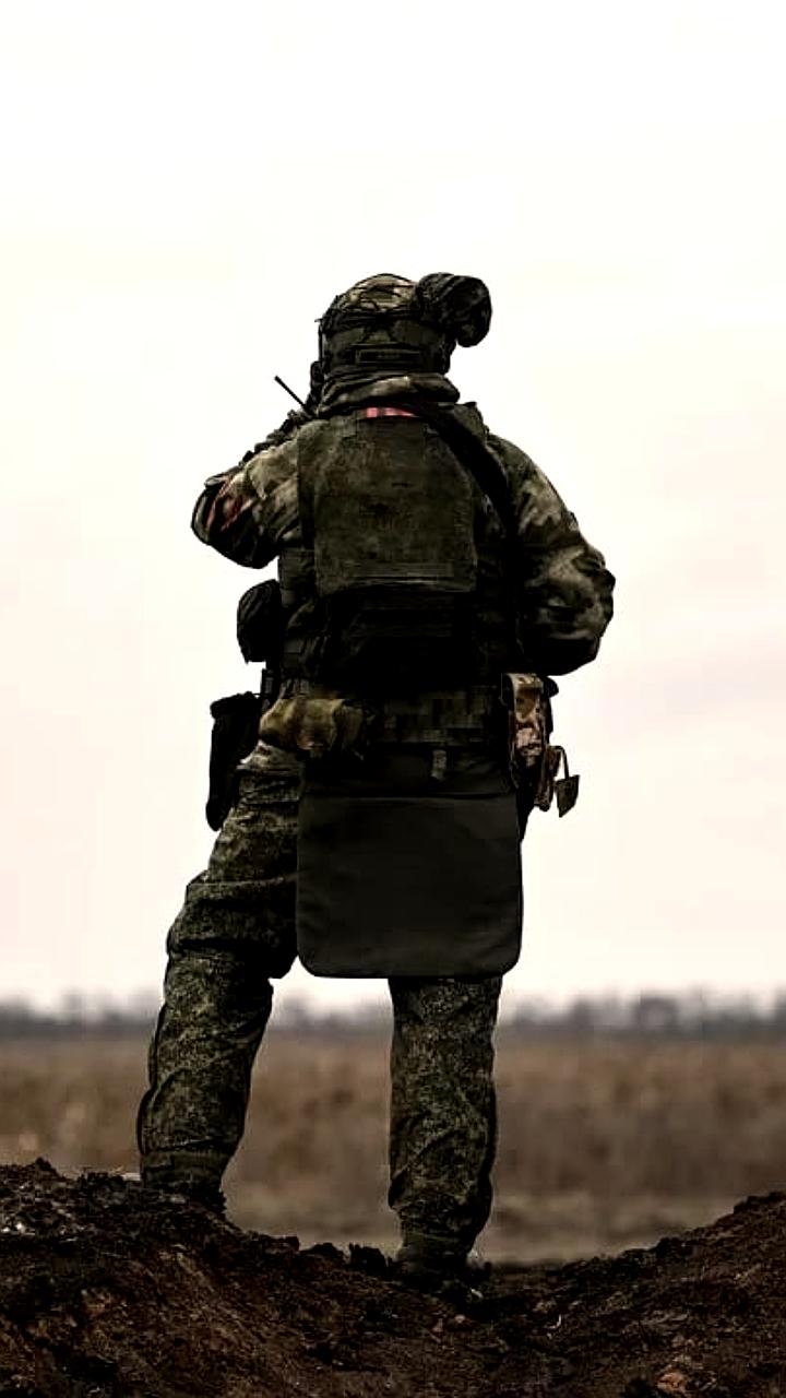 Никита Выборнов награжден медалью 'За отвагу' за службу в Донецкой Народной Республике