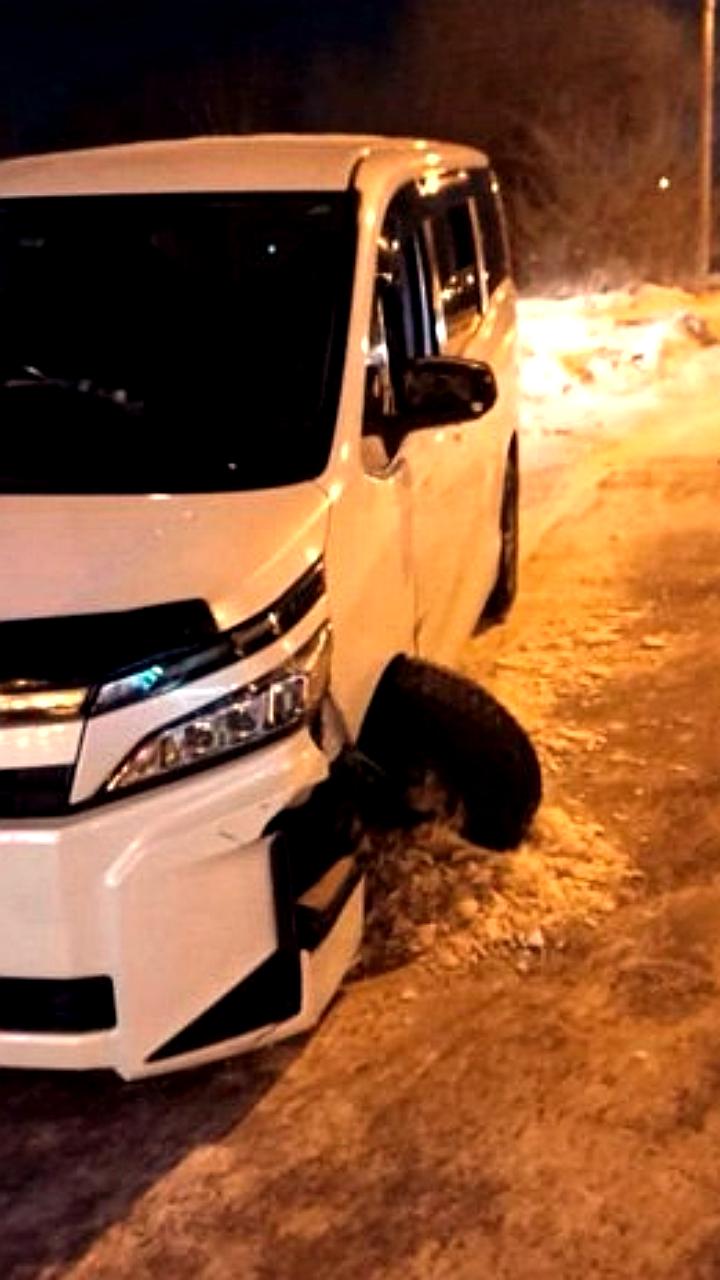 В Иркутске водитель Toyota Voxy скончался за рулем после потери сознания