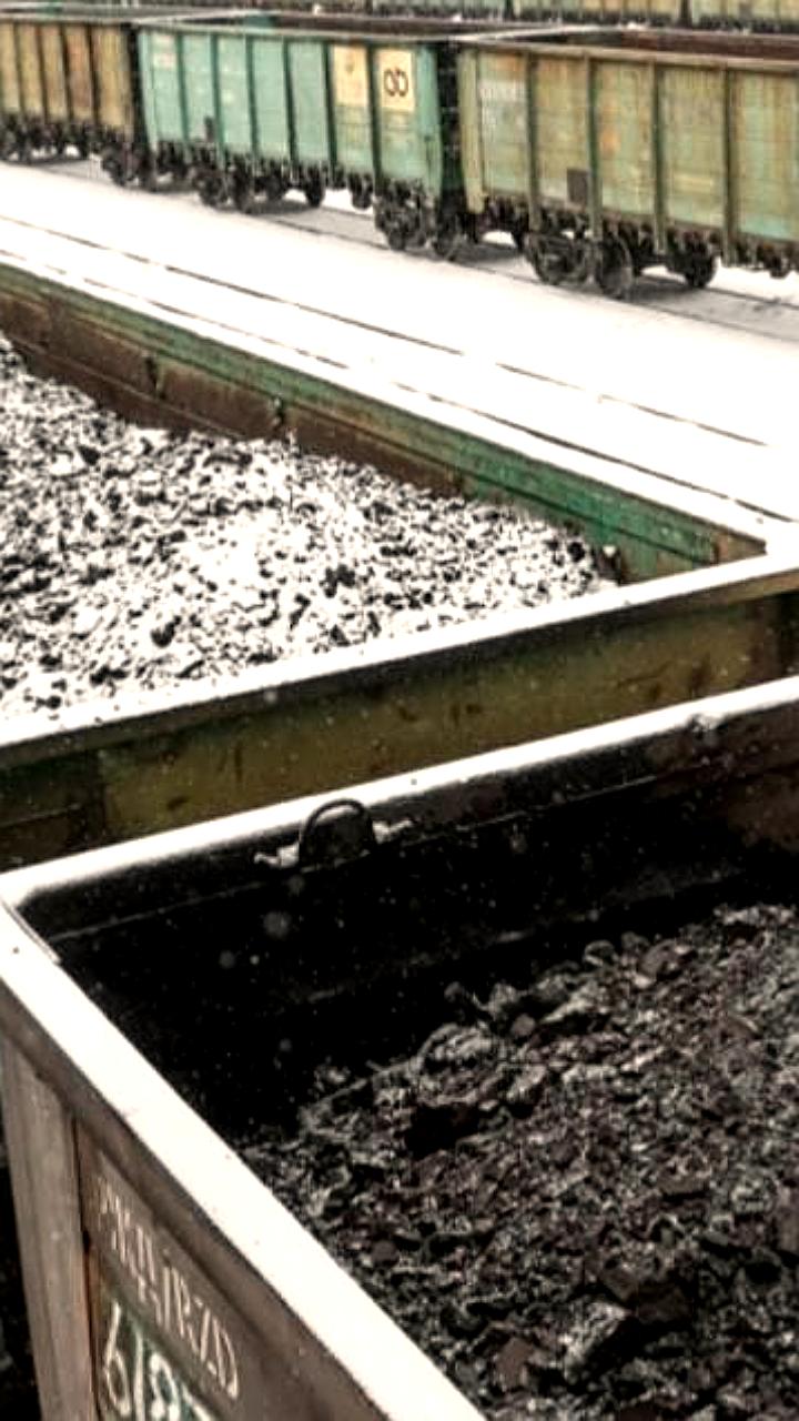 РЖД предлагает схему 'вези или плати' для угольных поставок, вызывая опасения у Кузбасса