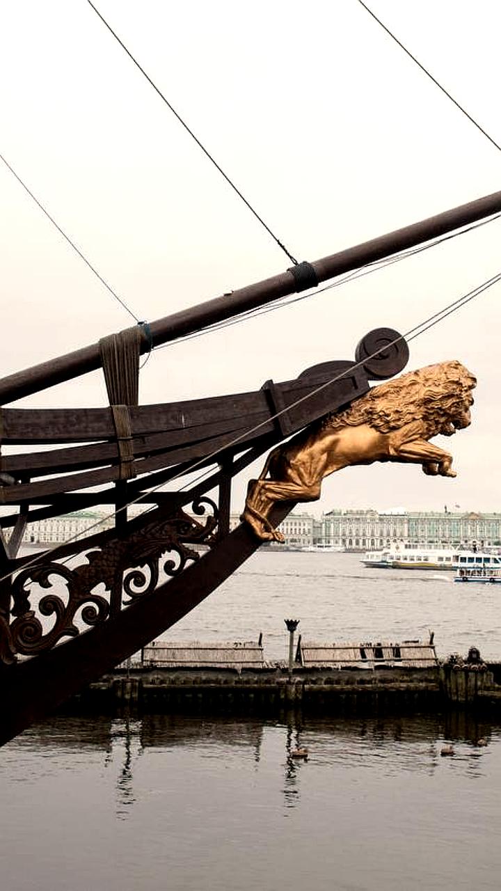 Ксения Собчак стала единоличным владельцем ресторана Манила в Петербурге