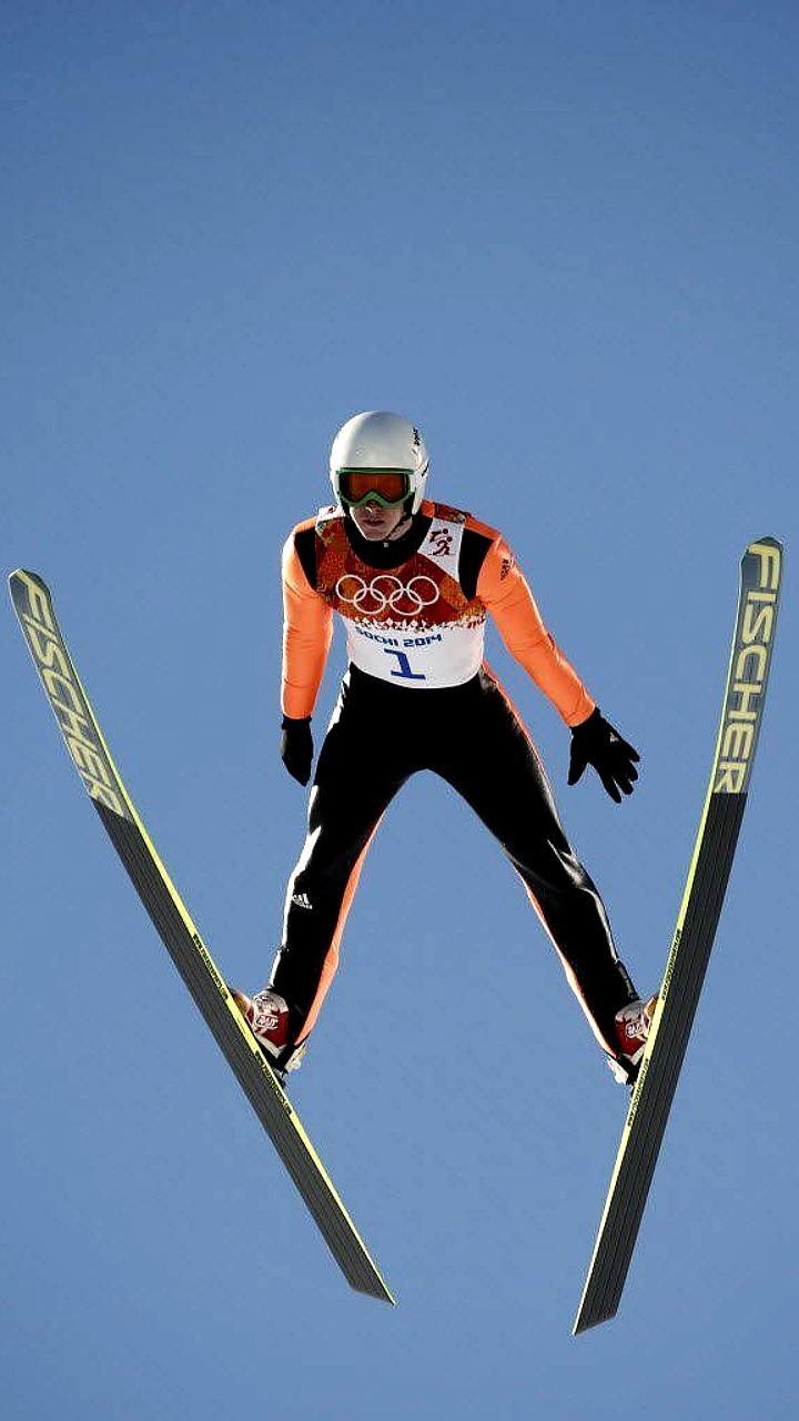 Антидопинговое агентство начнет проверку олимпийских прыгунов на лыжах из-за подозрений в манипуляциях с костюмами