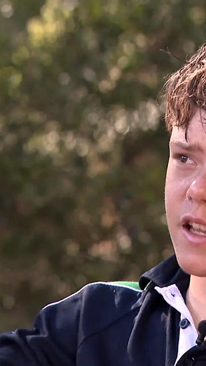 13-летний австралиец проплыл 4 км, чтобы спасти семью из открытого моря