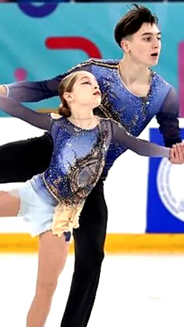 Лидеры первенства России по фигурному катанию: Лазарев, Фефелова и Валов на вершине