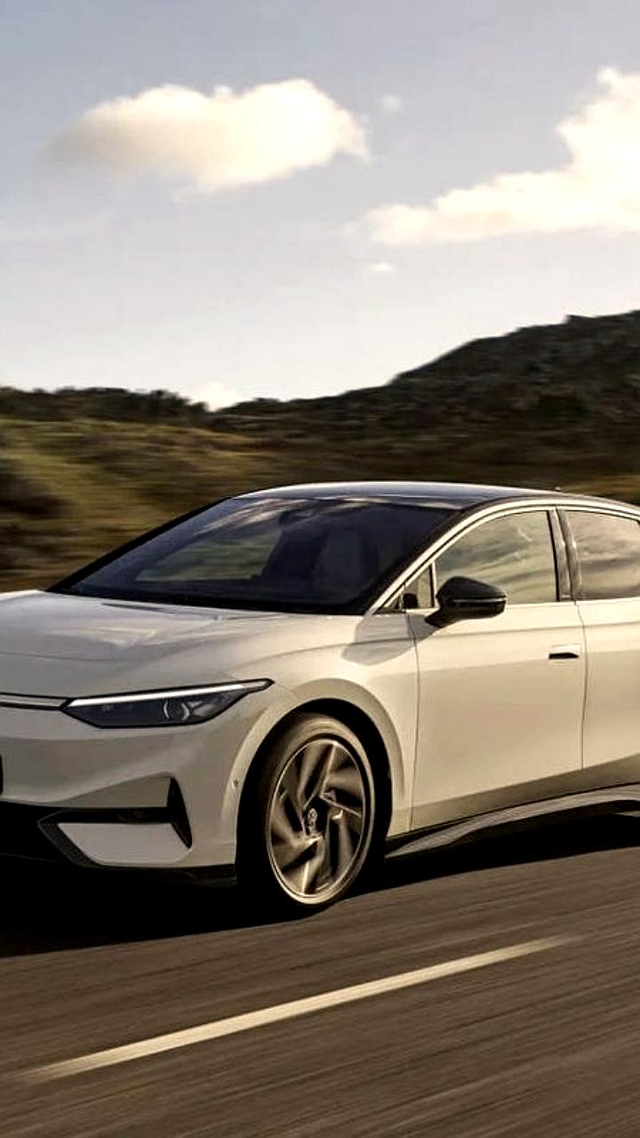 Volkswagen обогнал Tesla по продажам электромобилей в Европе в 2025 году