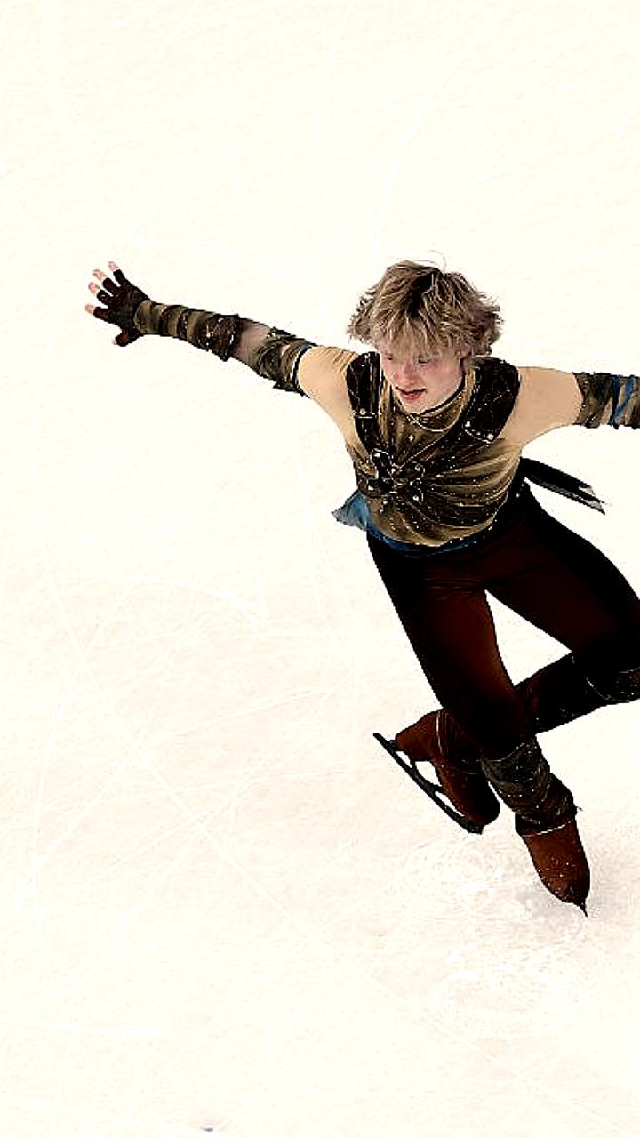 Илья Малинин занимает второе место в короткой программе на Олимпиаде 2026