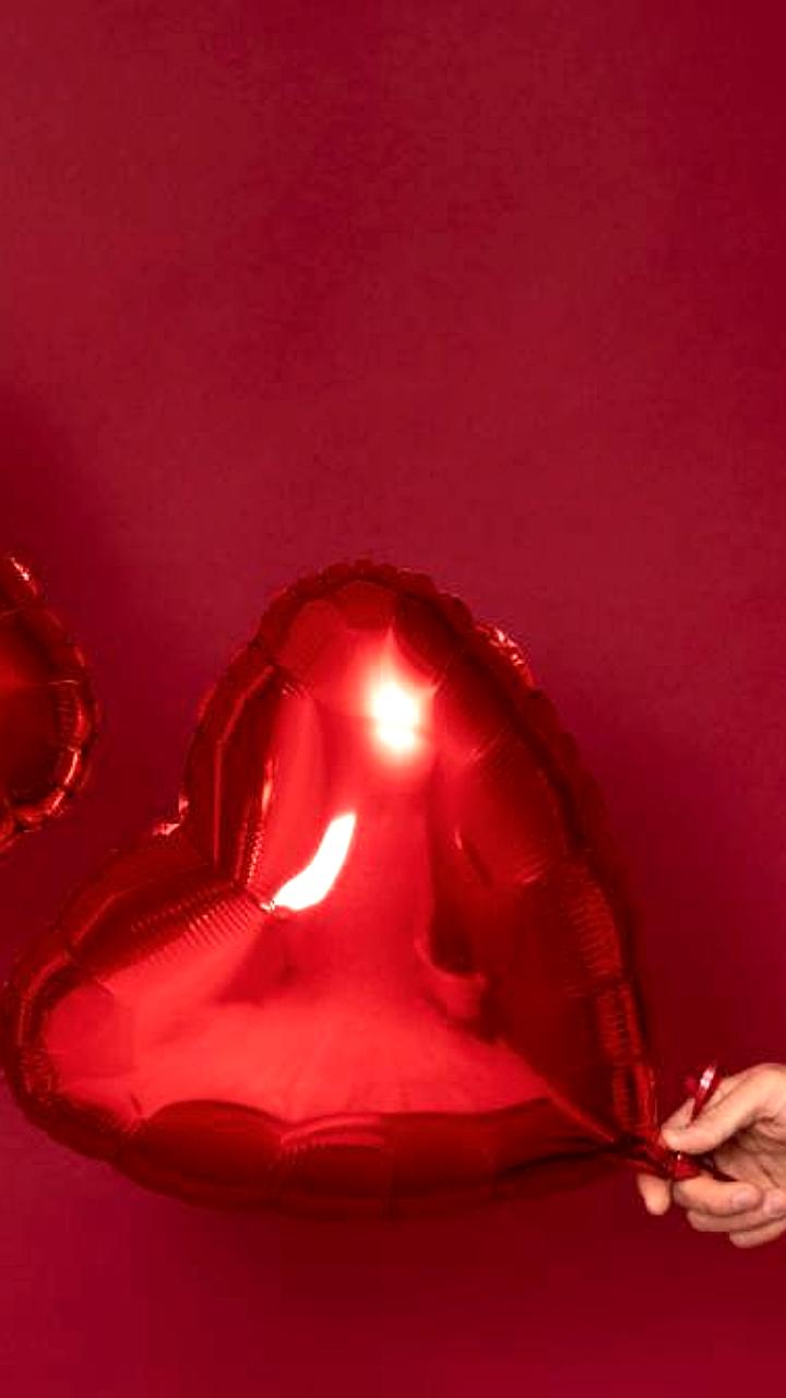 Россияне планируют потратить в среднем 8000 рублей на подарки ко Дню святого Валентина