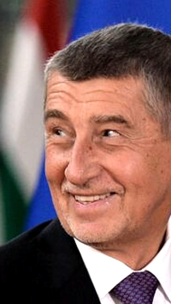 Премьер-министр Чехии Андрей Бабиш обвинил Бориса Джонсона в срыве мирных переговоров между Россией и Украиной