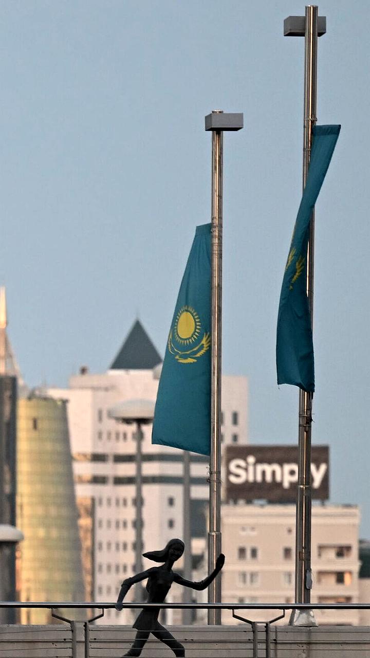 В новой конституции Казахстана изменят формулировку о русском языке