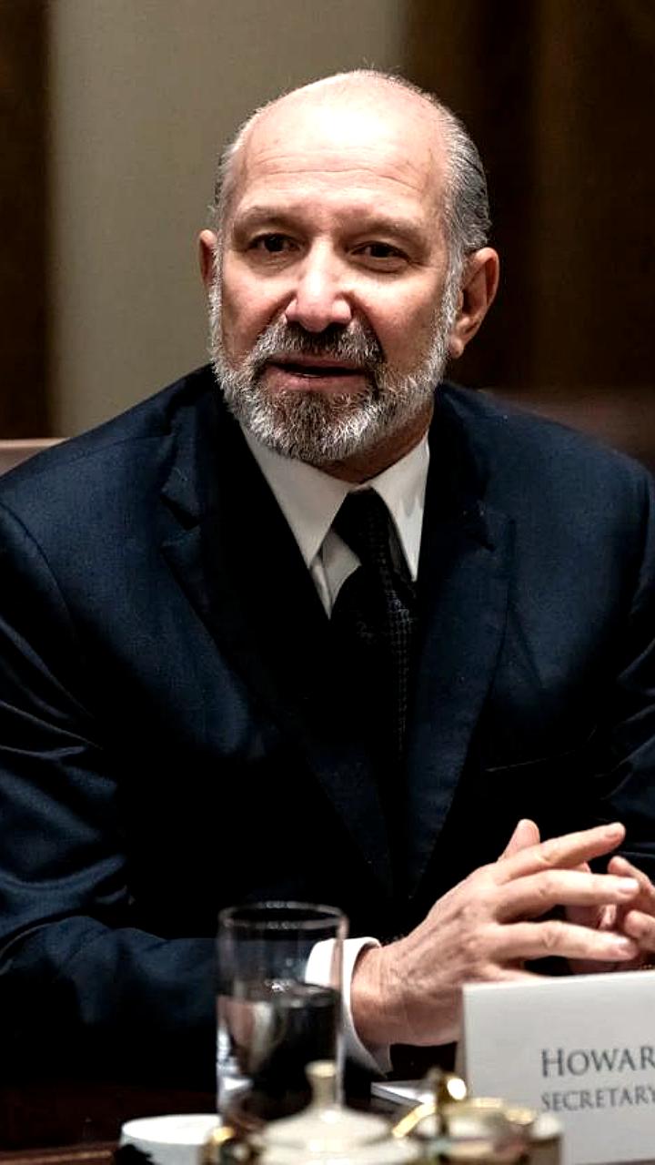 Конгрессмены требуют отставки министра торговли США Говарда Латника из-за связей с Эпштейном