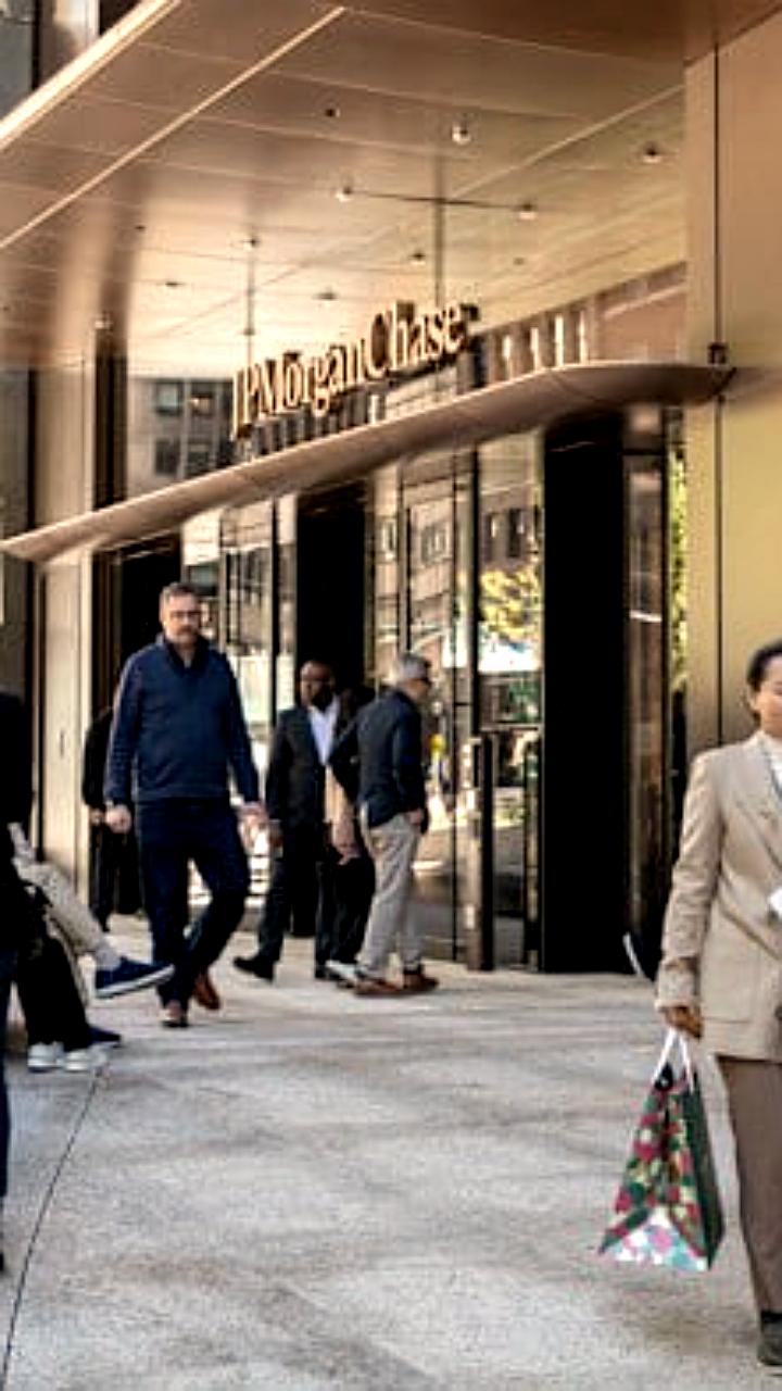 Конфликт поколений в JPMorgan: сотрудники против политики возвращения в офис