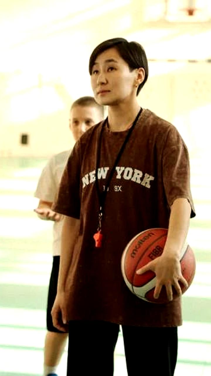 Баскетболисты спортшколы Циолковского готовятся к областным соревнованиям под руководством нового тренера