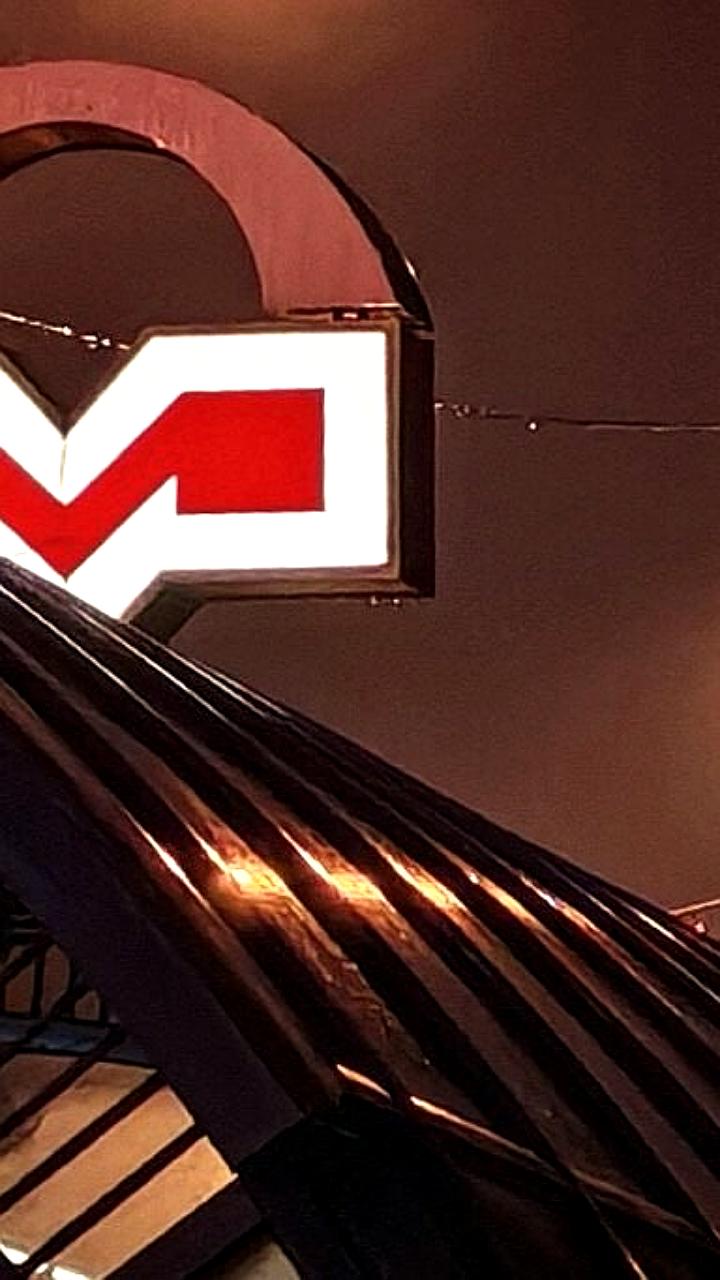 Столкновение автомобиля с поездом в Смоленской области: водитель госпитализирован