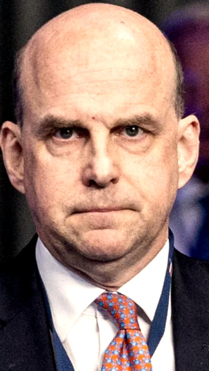 Посол Великобритании в НАТО Ангус Лапсли оказался в центре скандала из-за отношений с подчиненной