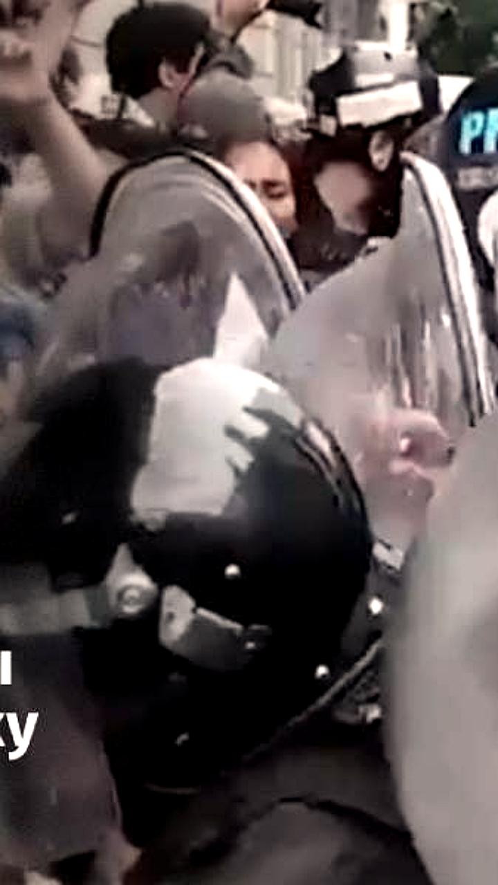 Протесты в Буэнос-Айресе против трудовой реформы президента Милея