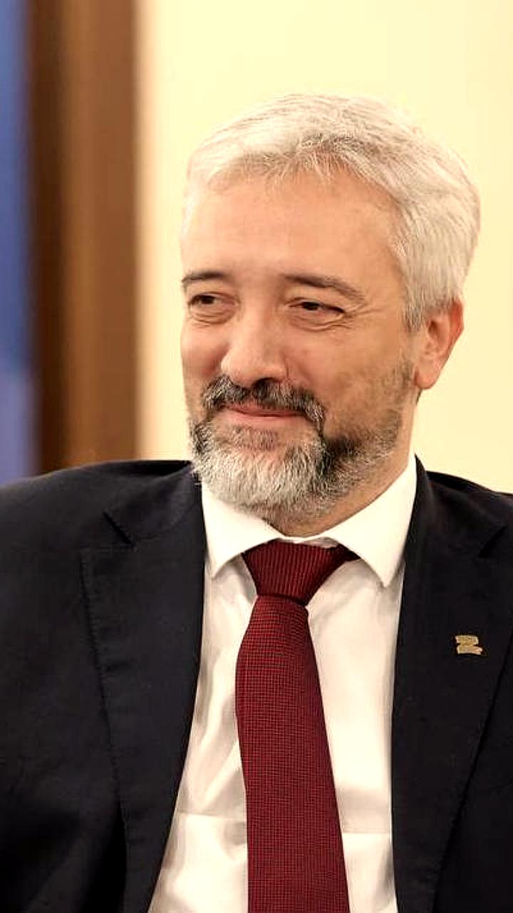 Путин наградил российских чиновников и ученых орденами и медалями