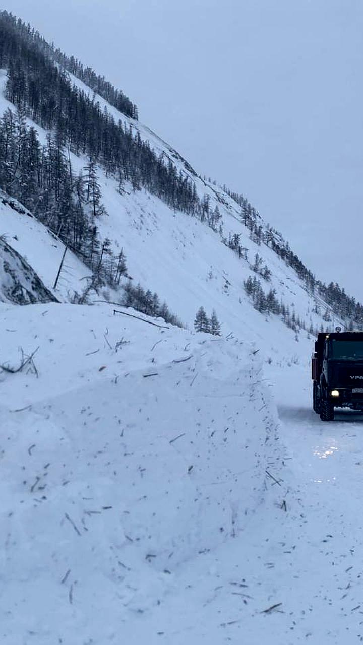 Лавина на трассе в Курагинском округе: движение ограничено