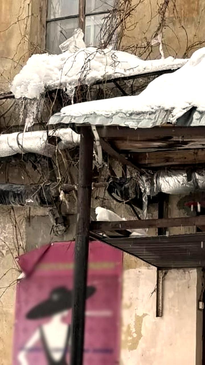 Пять детей пострадали от схода снега с крыши в Нижнем Новгороде