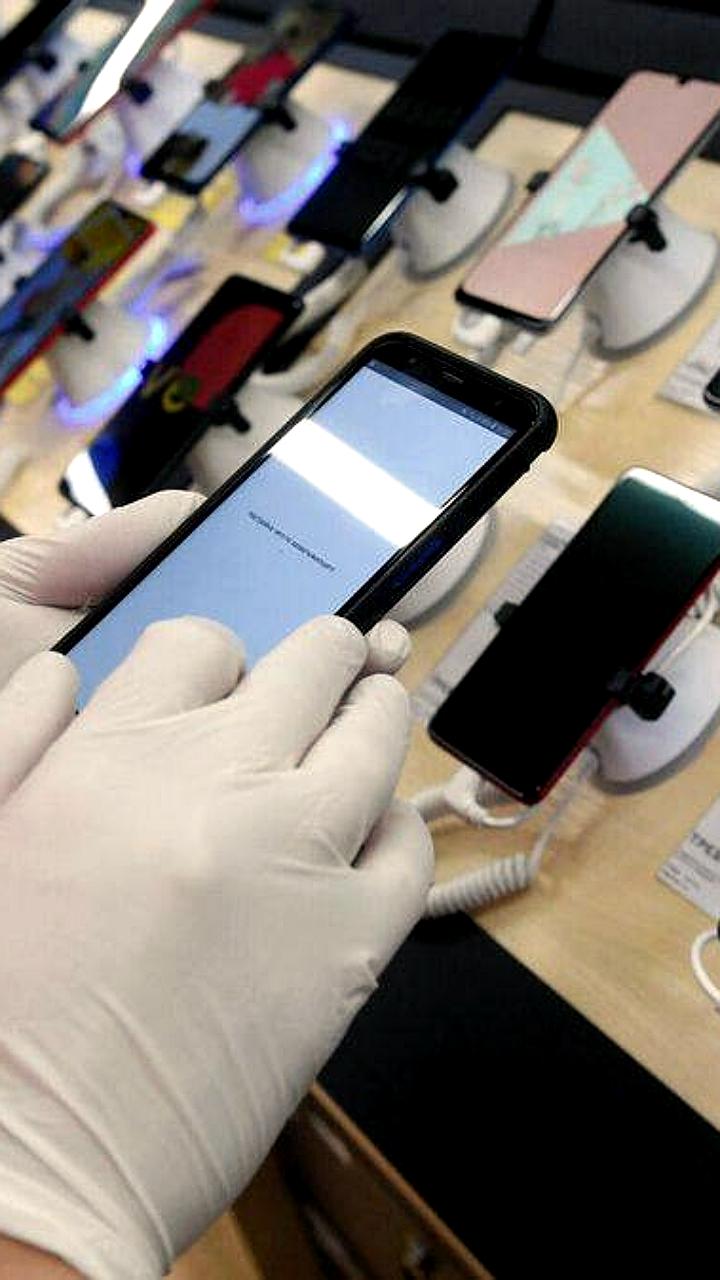 Введение нового технического сбора может привести к росту цен на смартфоны и ноутбуки в России