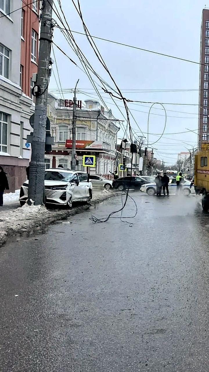ДТП с автобусом и троллейбусом: пострадали 14 человек в Воронежской области и Энгельсе