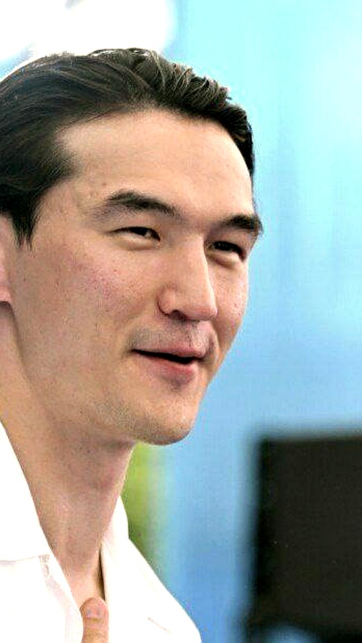 Комик Нурлан Сабуров внесен в базу 'Миротворец' из-за подозрений в помощи российским бойцам