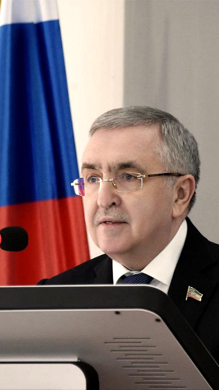 Путин присвоил почетные звания жителям Дагестана