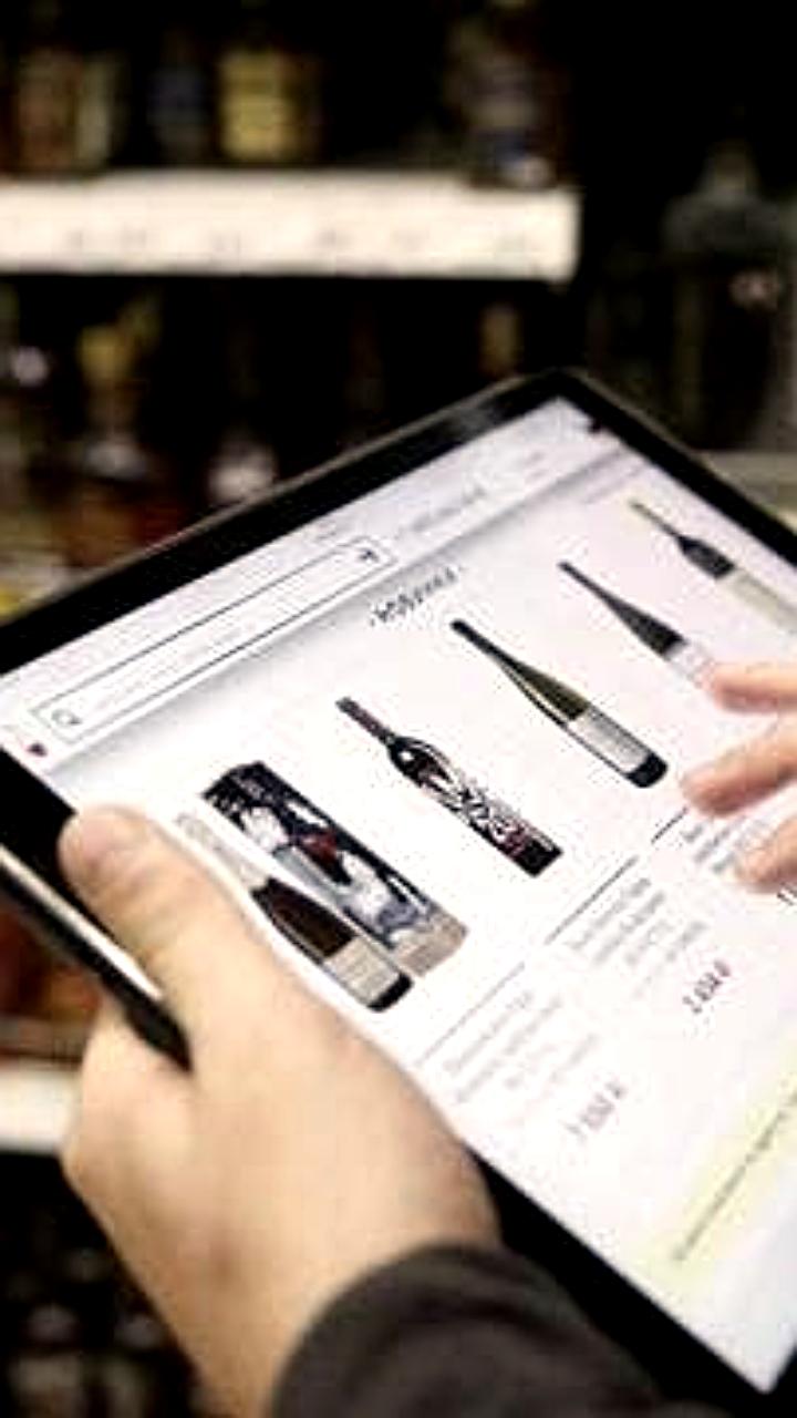 В России обсуждают доставку алкоголя и сигарет через мессенджер Max с использованием биометрической системы