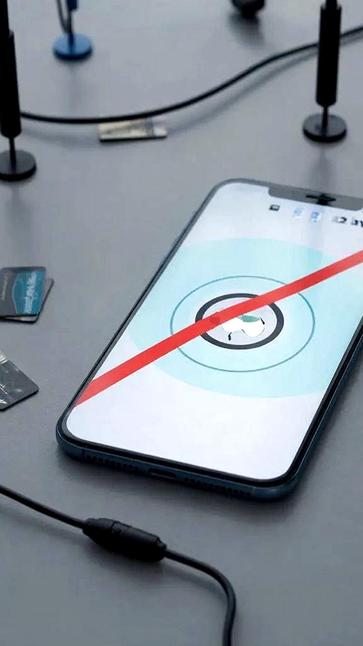 Госдума утвердила закон об отключении связи по запросу ФСБ