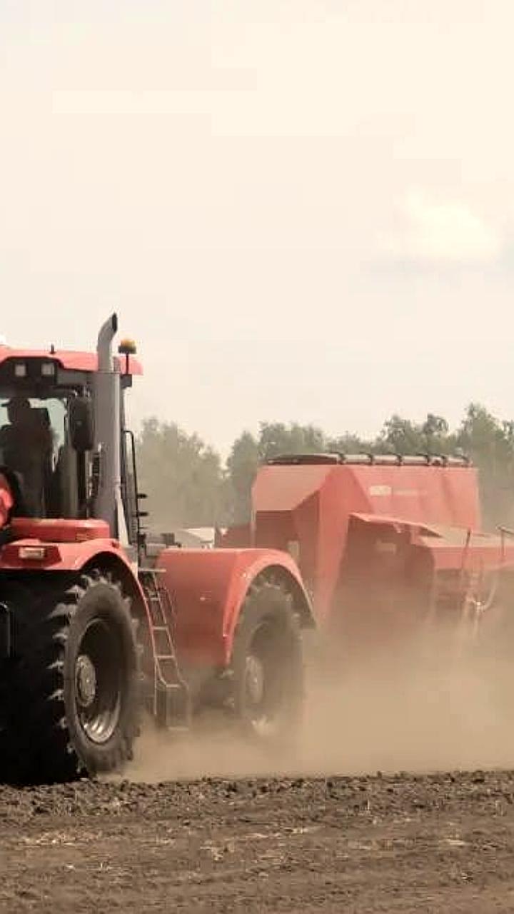 Аграрии Алтайского края инвестируют 93 миллиарда рублей в обновление техники