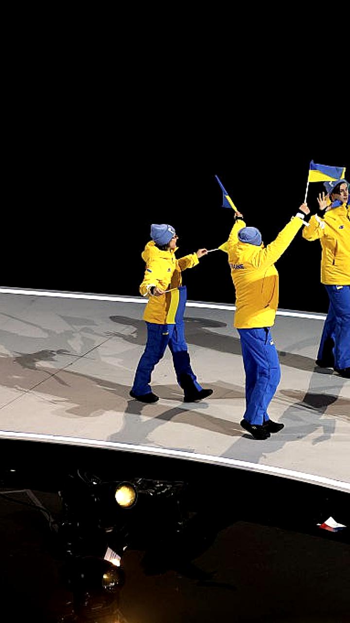 Россиянка Анастасия Кучерова несла табличку Украины на Олимпиаде в Милане