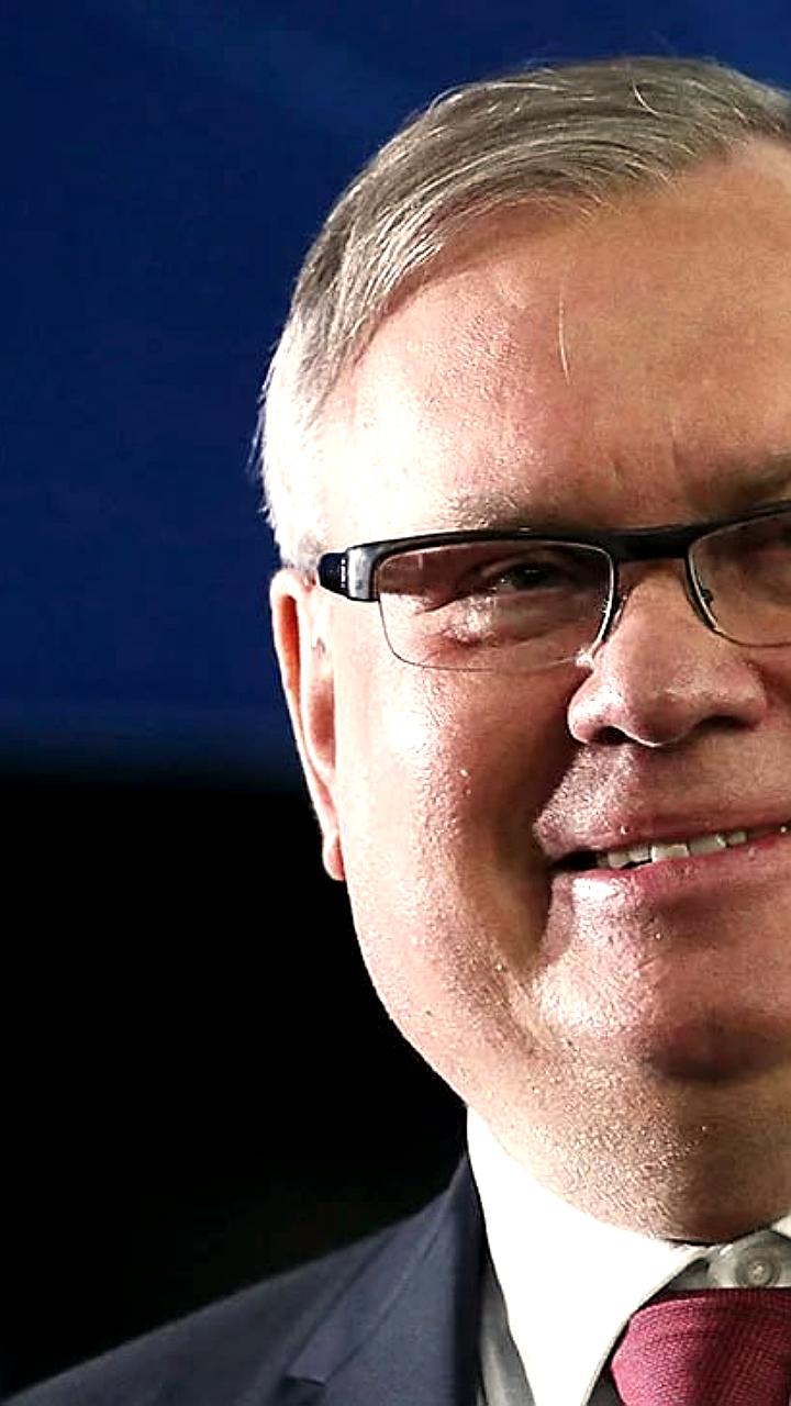 Костин призывает к ускорению легализации криптовалют в России для упрощения внешнеэкономических расчетов