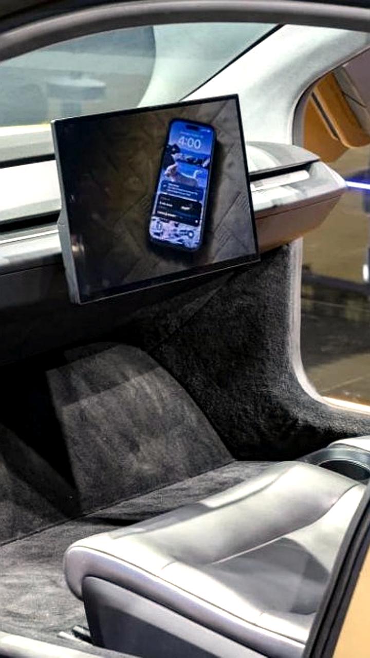 Tesla запускает серийное производство Cybercab на заводе Giga Texas