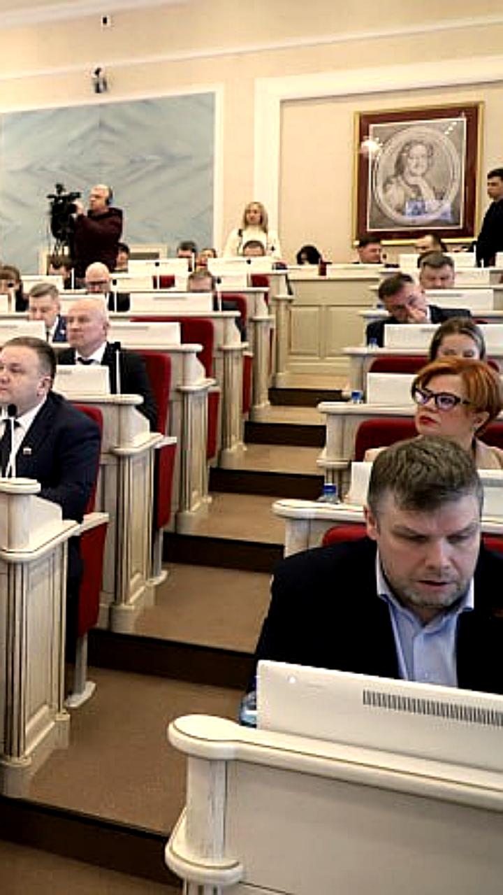 В Архангельске стартовала сессия депутатов с инициативами по поддержке военнослужащих и изменениями в инвестиционной политике