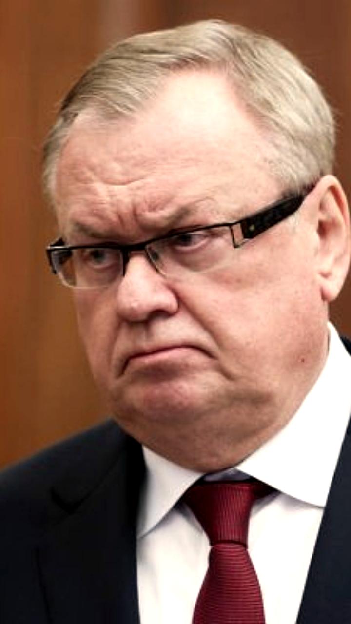 Андрей Костин выступил за усиление полномочий банков в борьбе с дропперами