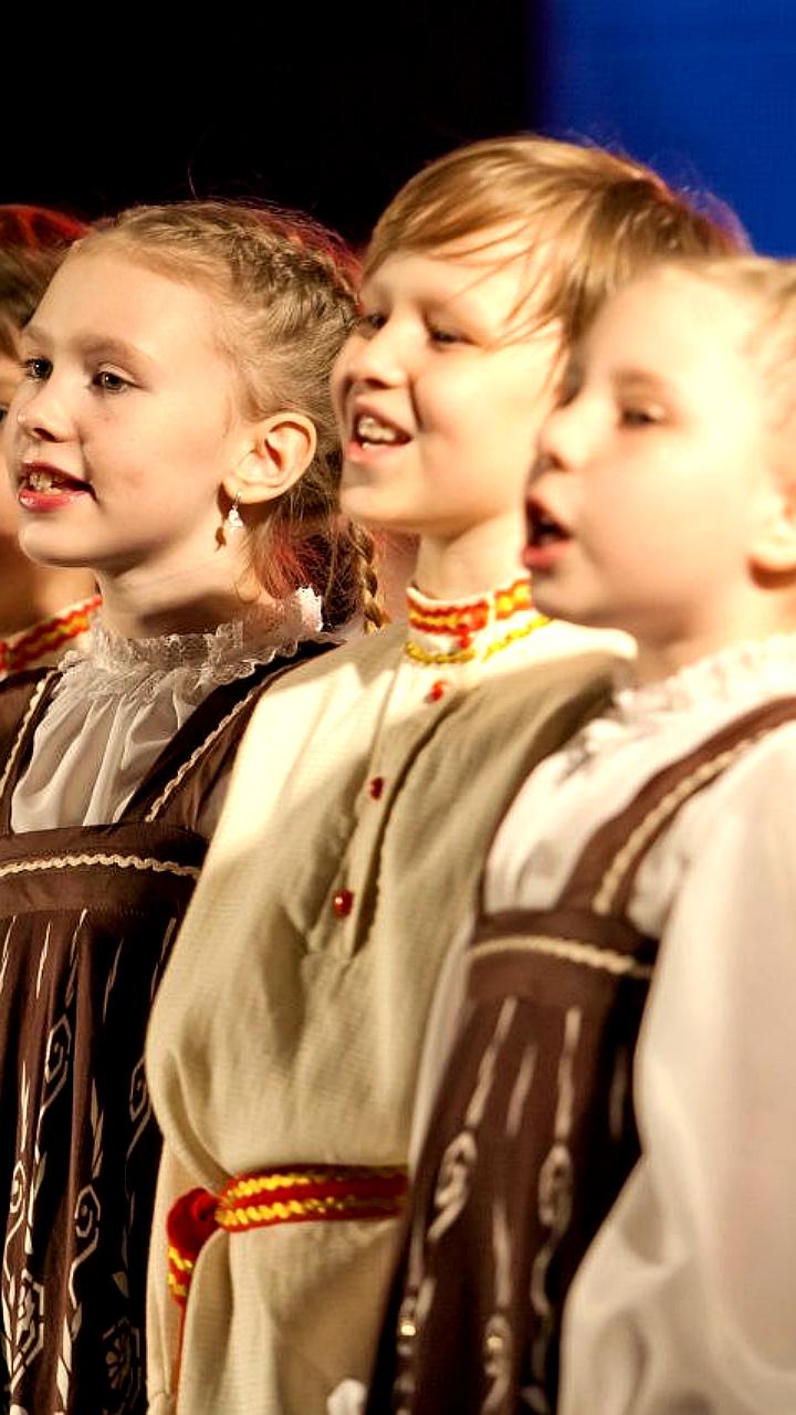 Литературно-музыкальная постановка 'Помнит сердце' в Якутске к 80-летию Победы