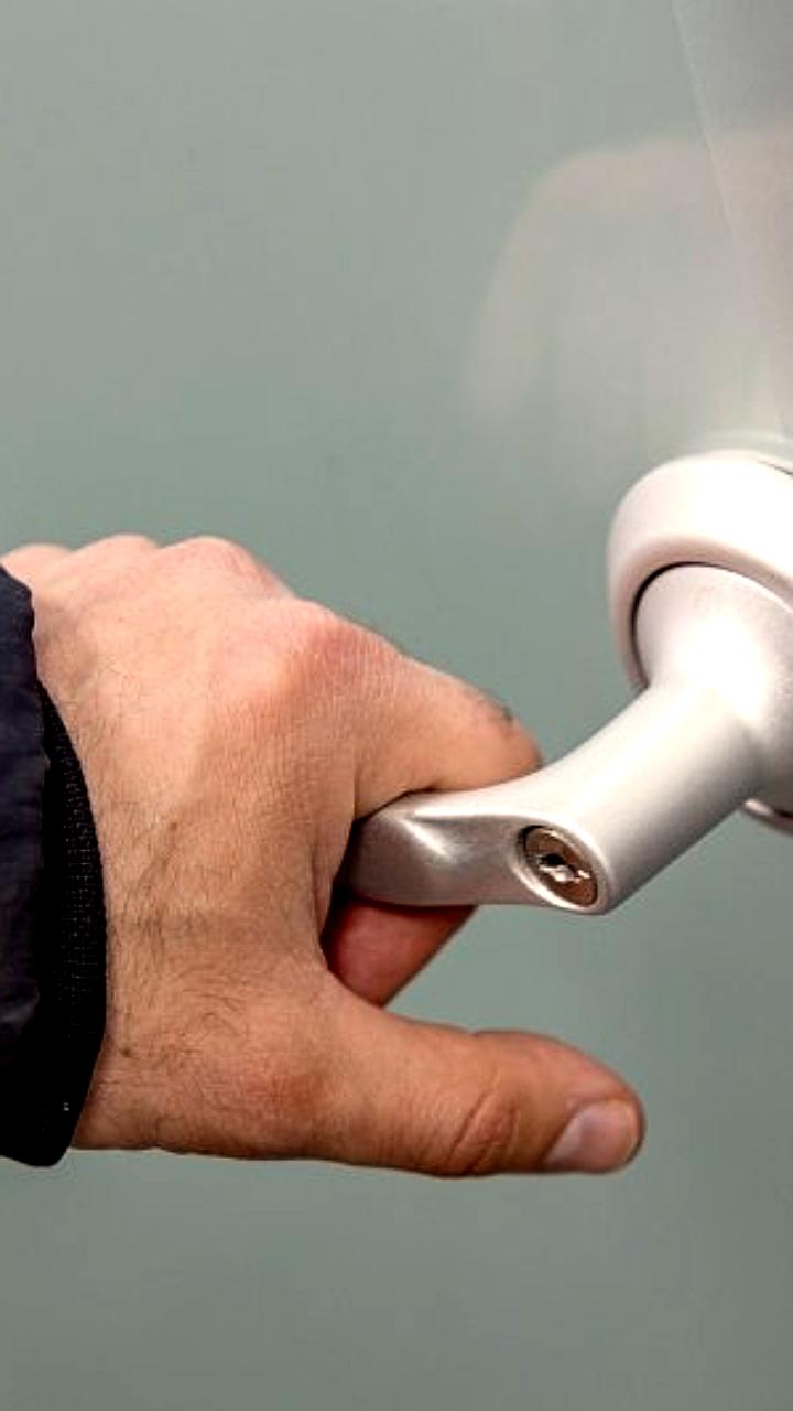 В Сергиевом Посаде и Находке задержаны подозреваемые в кражах из магазинов