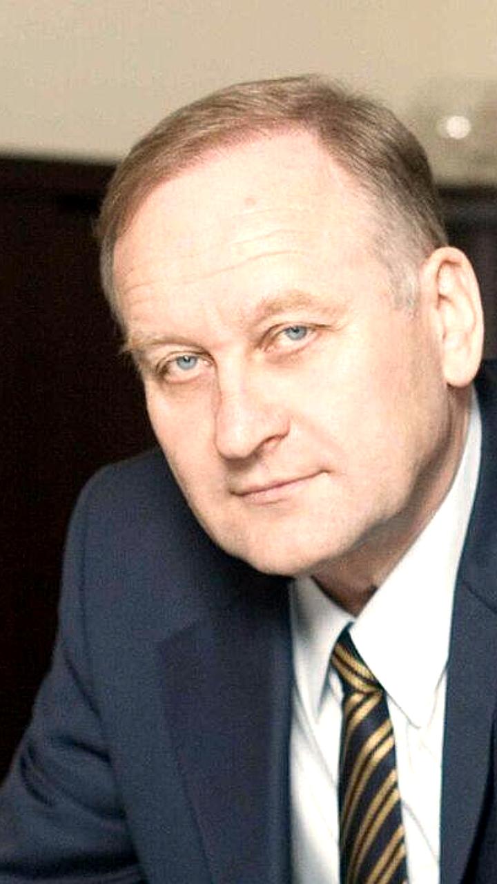 Суд Владивостока изъял имущество у экс-ректора ВГУЭС Геннадия Лазарева на сумму свыше 2 млрд рублей