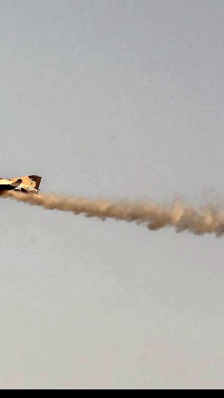 Крушение учебного самолета ВВС Ирана в провинции Хамадан: один погиб, второй спасен