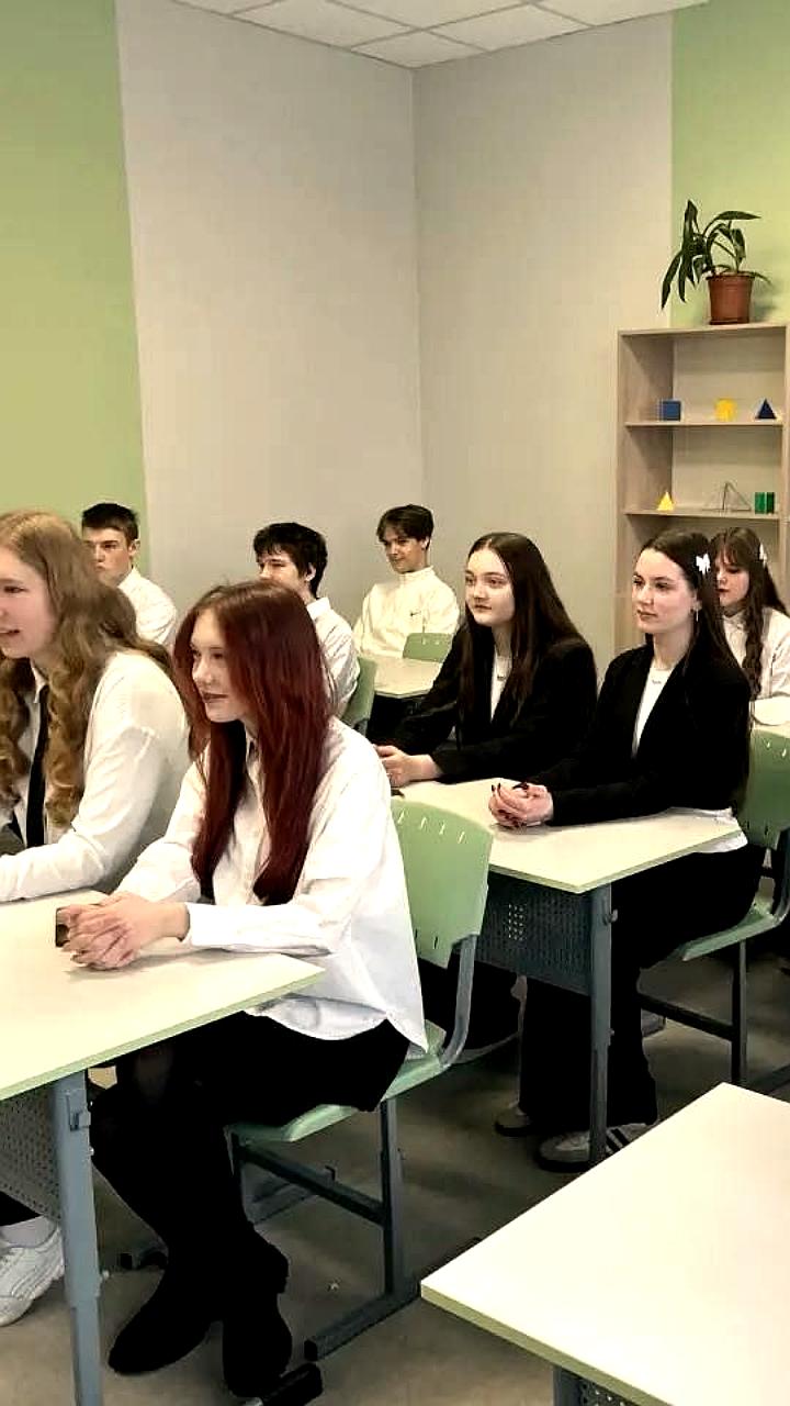 В Сольцах открылась обновленная школа после капитального ремонта