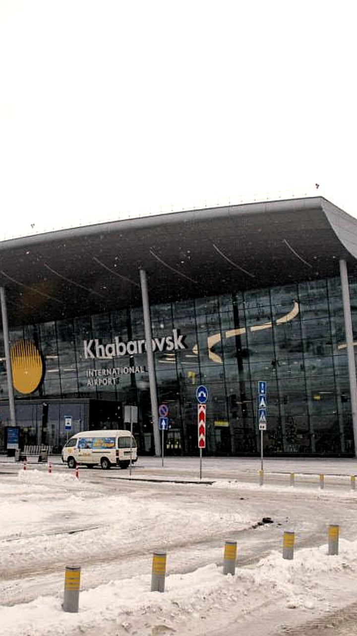 Аэропорт Хабаровска временно закрыт из-за метели и сложных метеоусловий