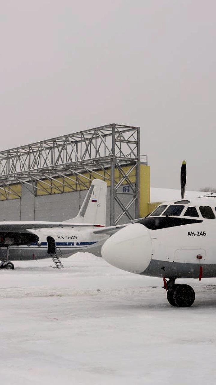 Снегопады приводят к задержкам и закрытию аэропортов в Хабаровском крае