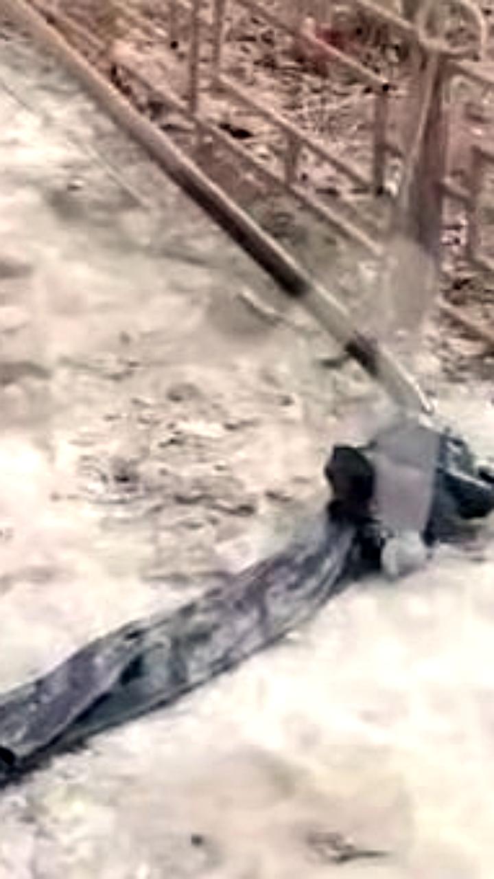 Воронежец случайно спустил джинсы в унитаз, вызвав аварийные работы на 500 тысяч рублей