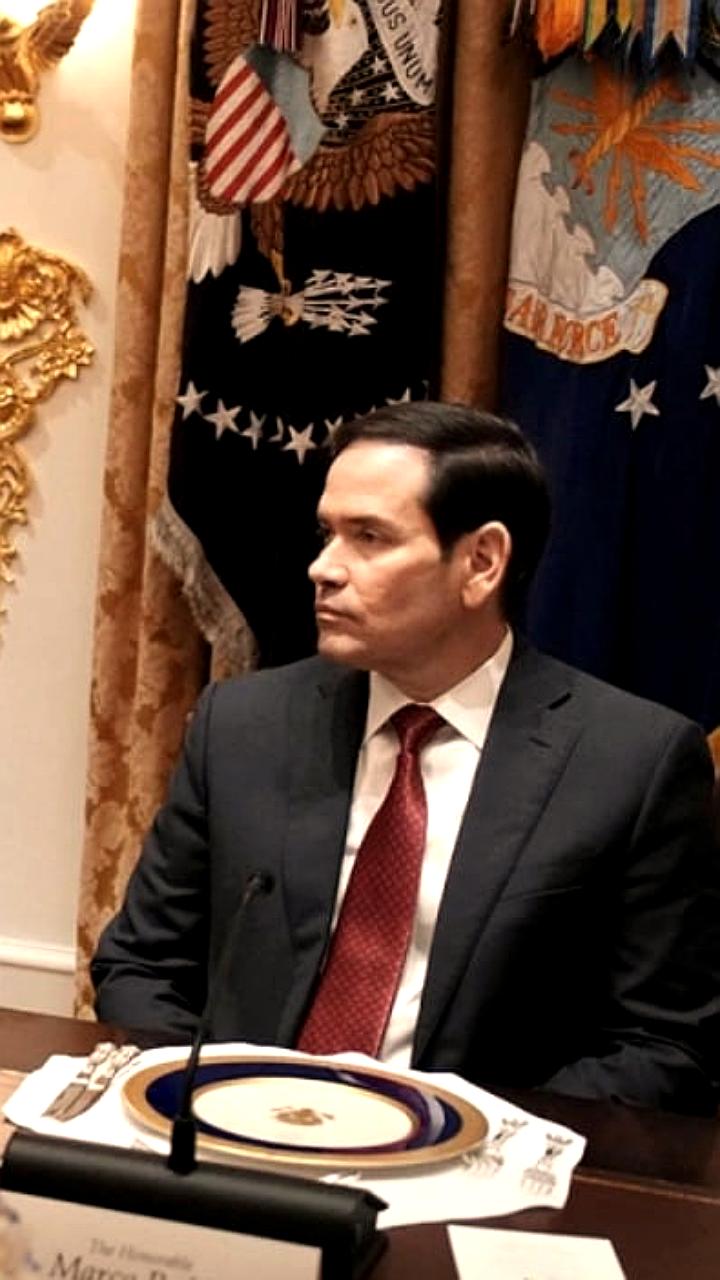 Трамп обсуждает возможных преемников: Вэнс и Рубио на горизонте