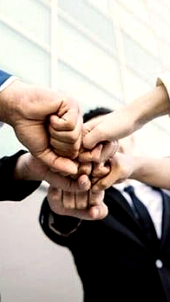 Президент Шавкат Мирзиёев инициировал диалог с молодежью, привлекая более 60 тысяч участников